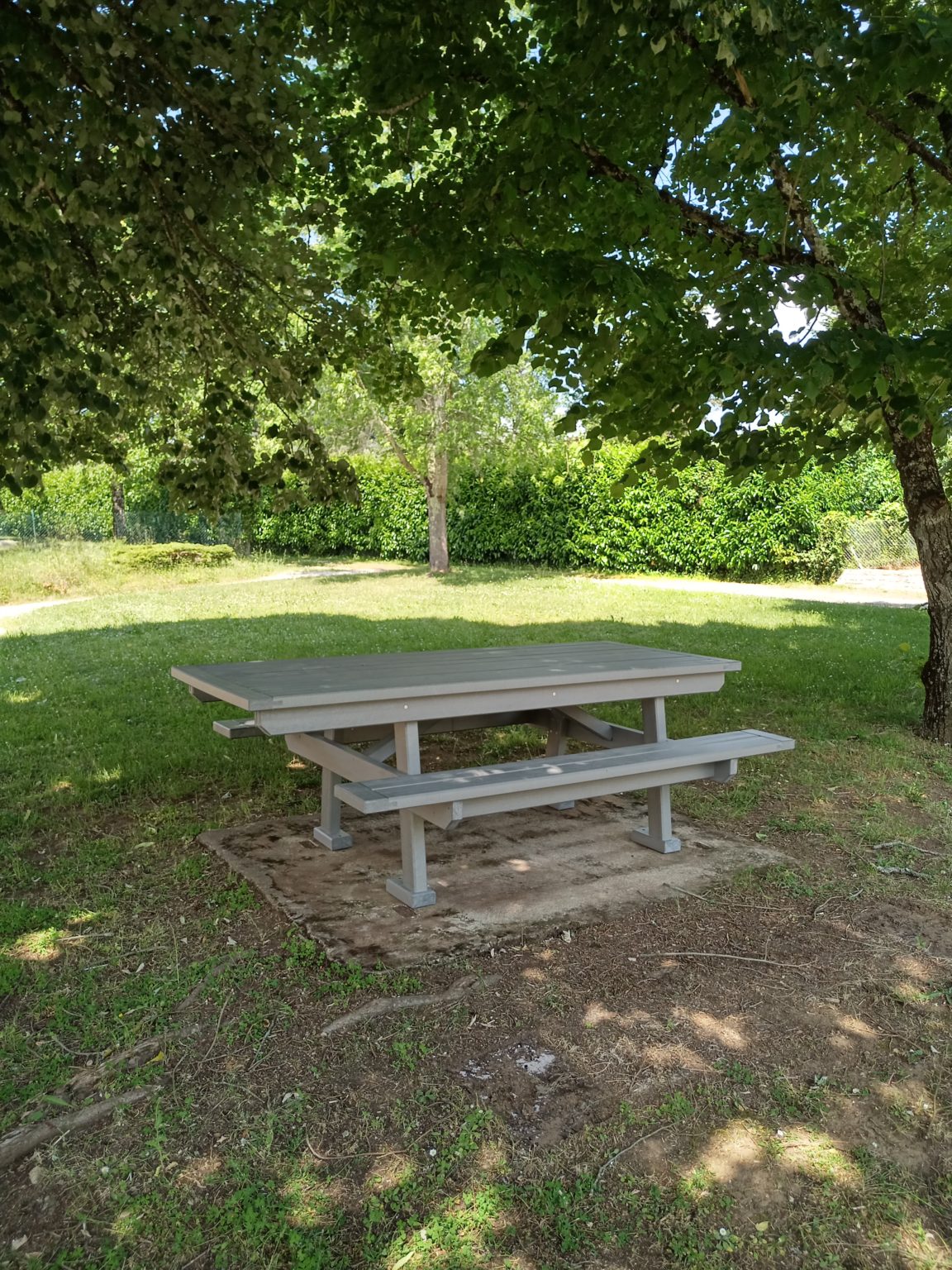 Nouvelles tables de pique nique